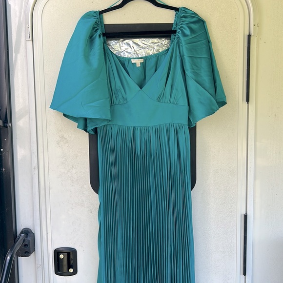 Flying Tomato Dresses & Skirts - Silk dress
